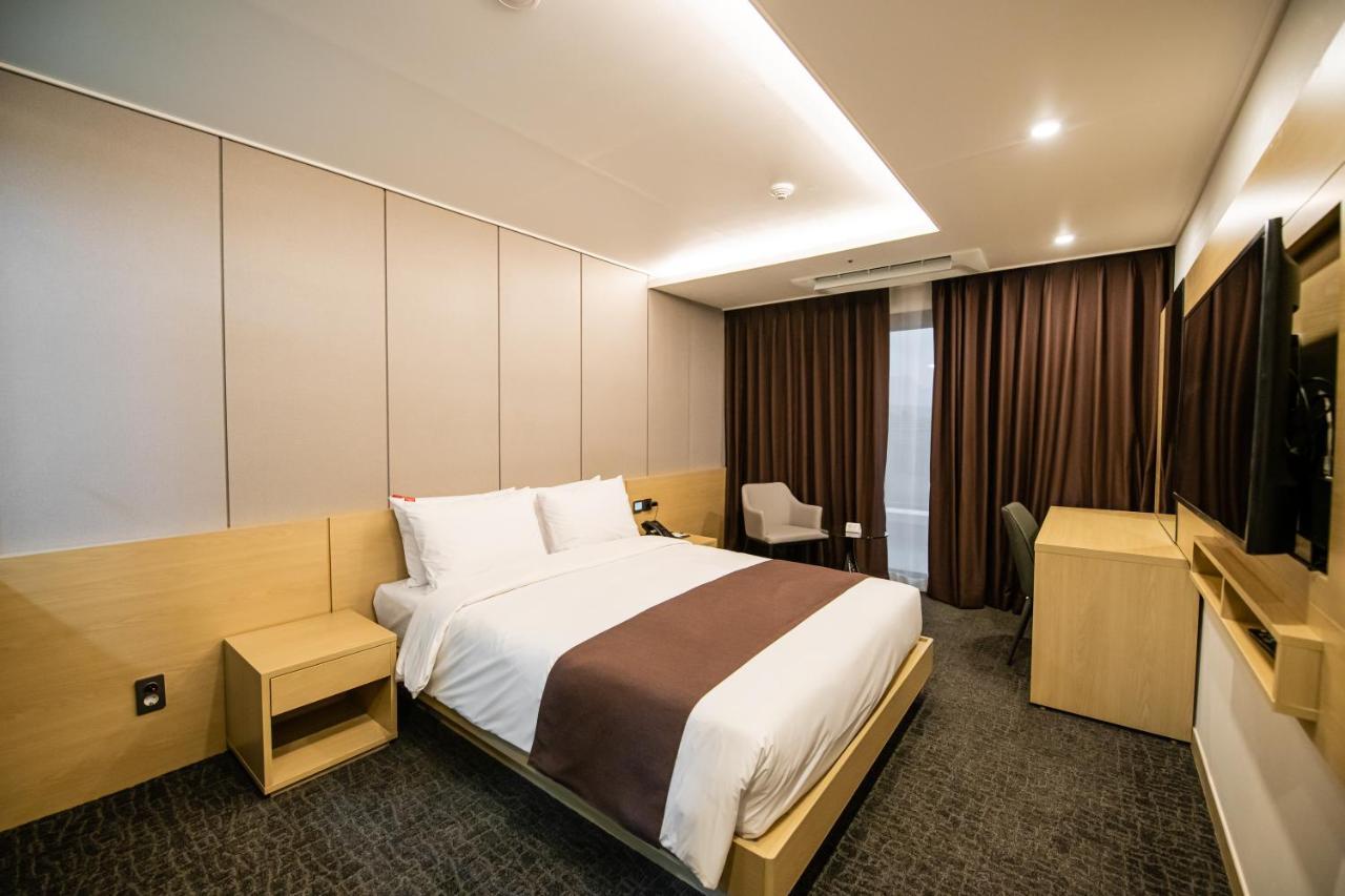 Jackson9S Hotel Чунчеон Екстериор снимка